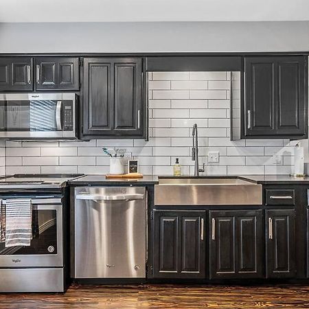 Luxe Condo In City Center Уако Екстериор снимка