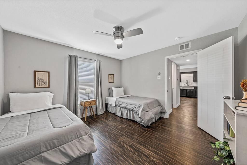 Luxe Condo In City Center Уако Екстериор снимка