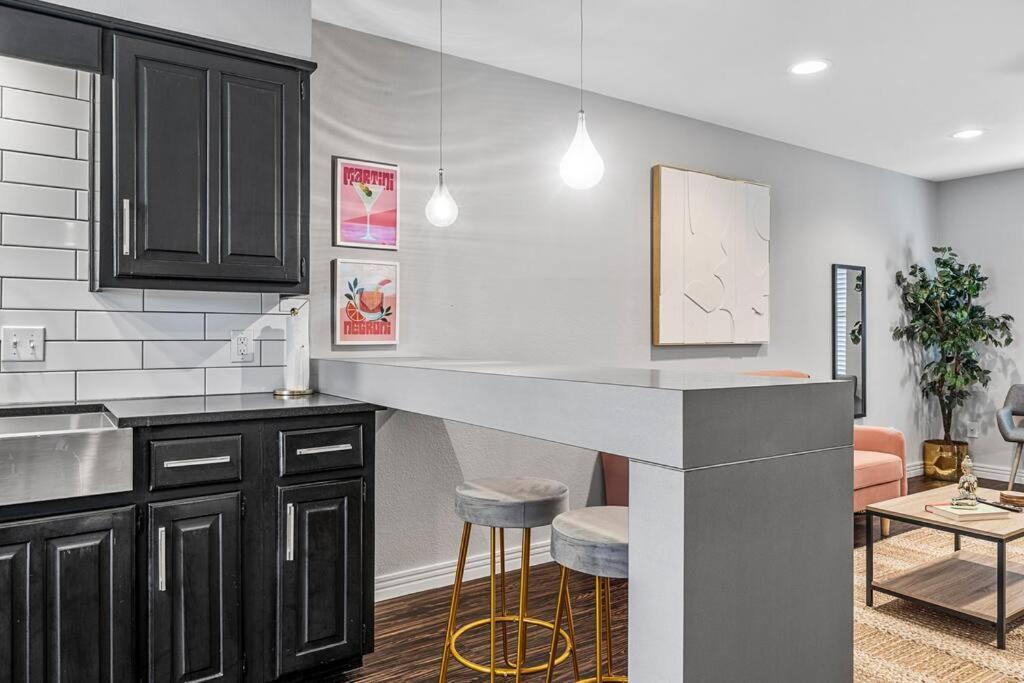 Luxe Condo In City Center Уако Екстериор снимка