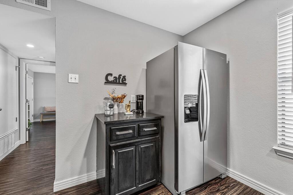 Luxe Condo In City Center Уако Екстериор снимка